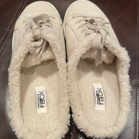 Nordstrom Rack Faux Fur Lined Slip On Sneakers Size 10 - Picture 4 of 6